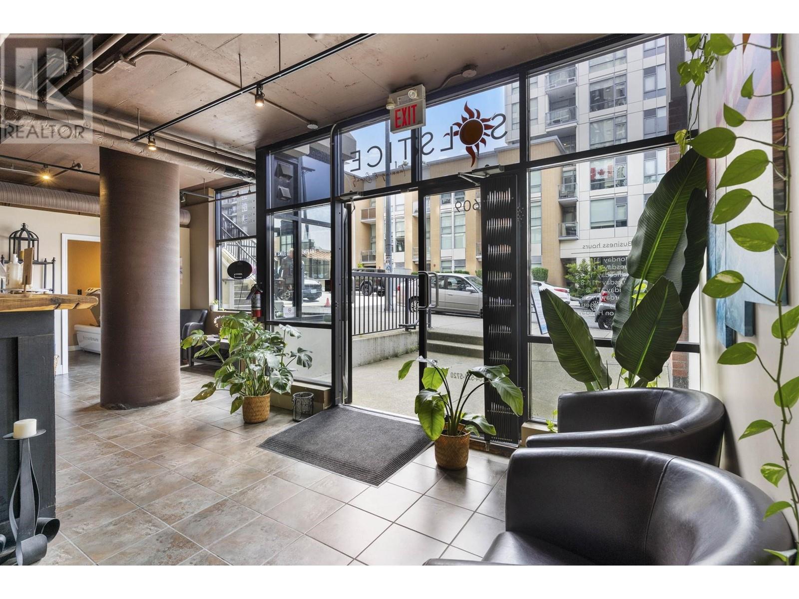 Property at 609 CARNARVON STREET image 5