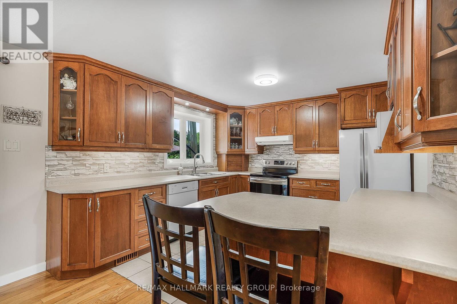 311 Helene Street, Clarence-Rockland, Ontario  K4K 1G4 - Photo 8 - X12194056