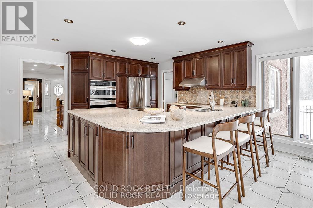 42 Marchbrook Circle, Ottawa, Ontario  K2W 1A1 - Photo 10 - X12194060