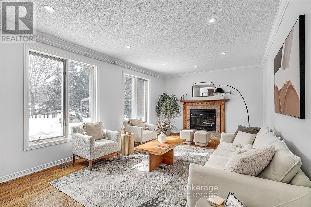 42 Marchbrook Circle, Ottawa, Ontario  K2W 1A1 - Photo 13 - X12194060