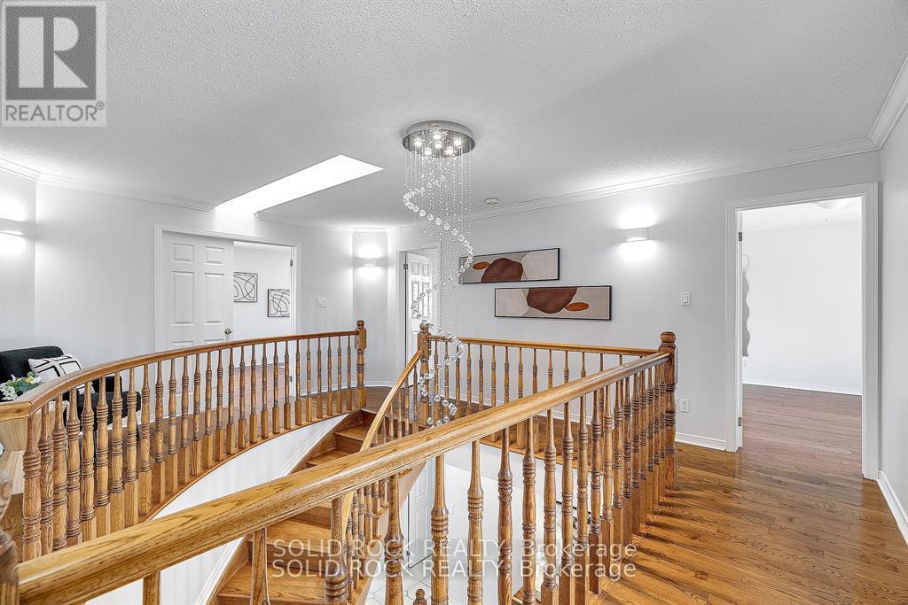 42 Marchbrook Circle, Ottawa, Ontario  K2W 1A1 - Photo 17 - X12194060