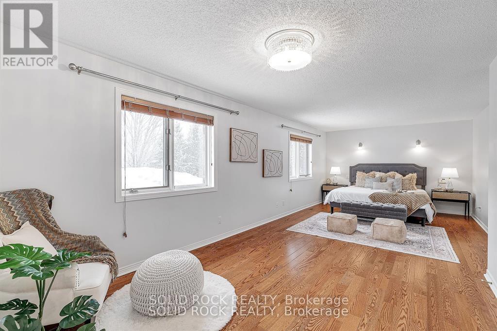 42 Marchbrook Circle, Ottawa, Ontario  K2W 1A1 - Photo 19 - X12194060