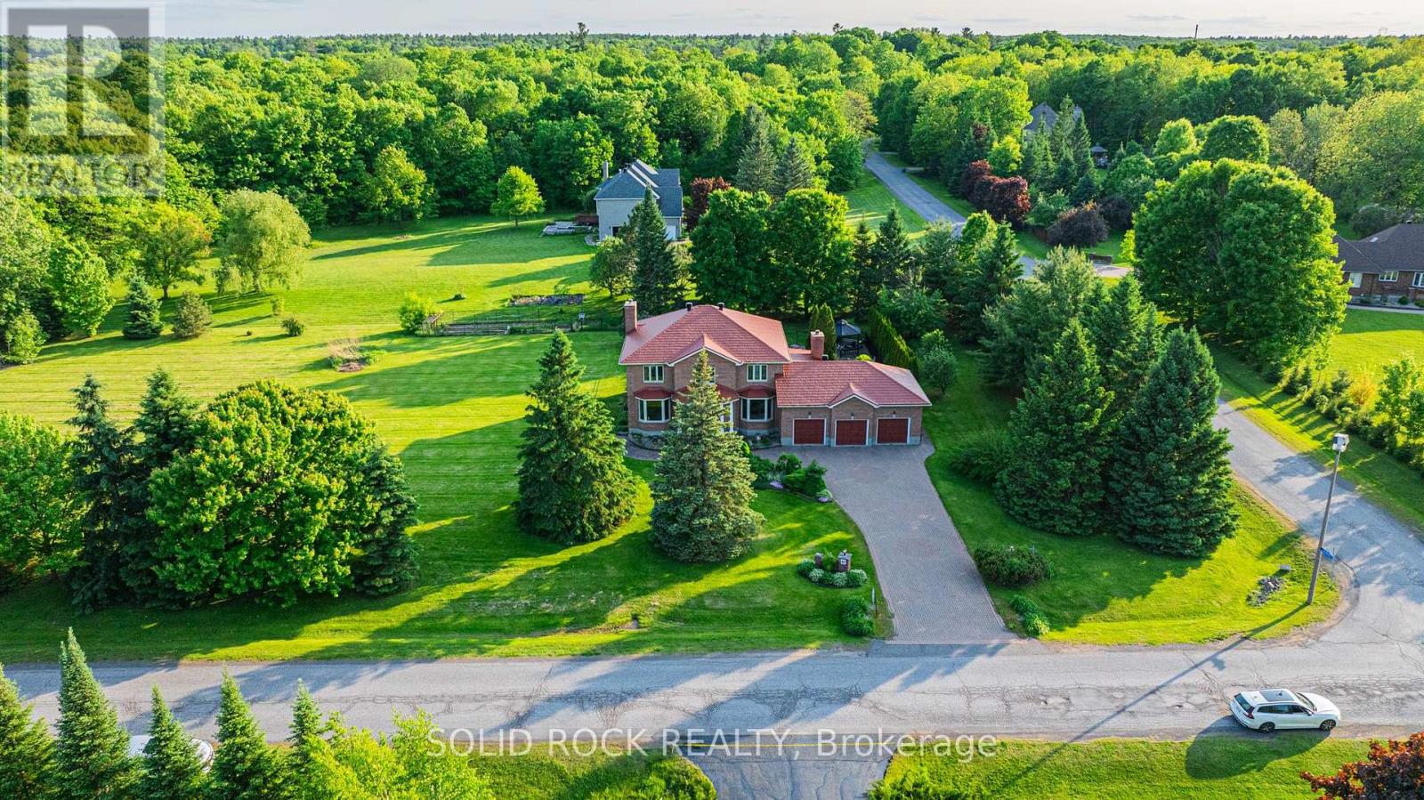42 Marchbrook Circle, Ottawa, Ontario  K2W 1A1 - Photo 2 - X12194060