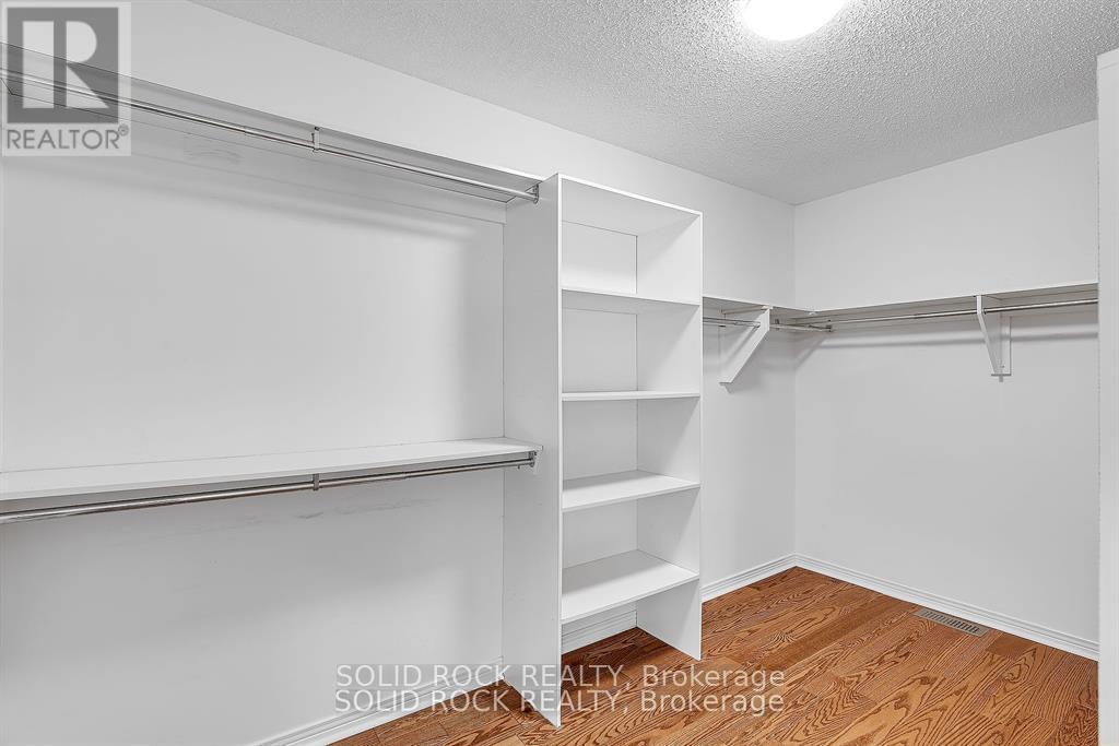 42 Marchbrook Circle, Ottawa, Ontario  K2W 1A1 - Photo 21 - X12194060