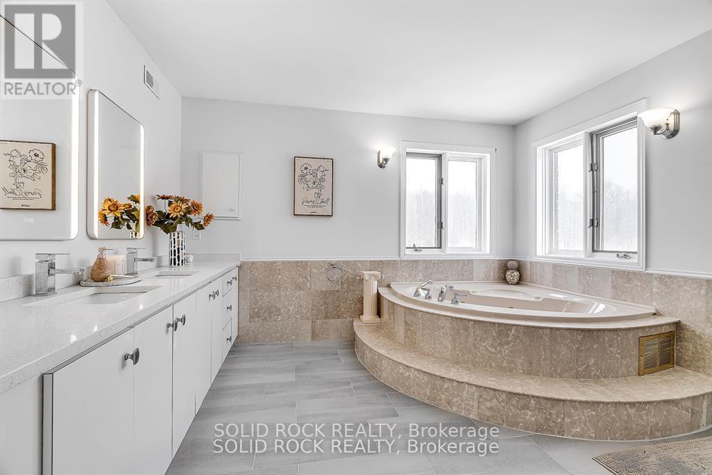 42 Marchbrook Circle, Ottawa, Ontario  K2W 1A1 - Photo 22 - X12194060