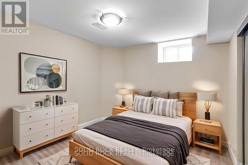42 Marchbrook Circle, Ottawa, Ontario  K2W 1A1 - Photo 32 - X12194060
