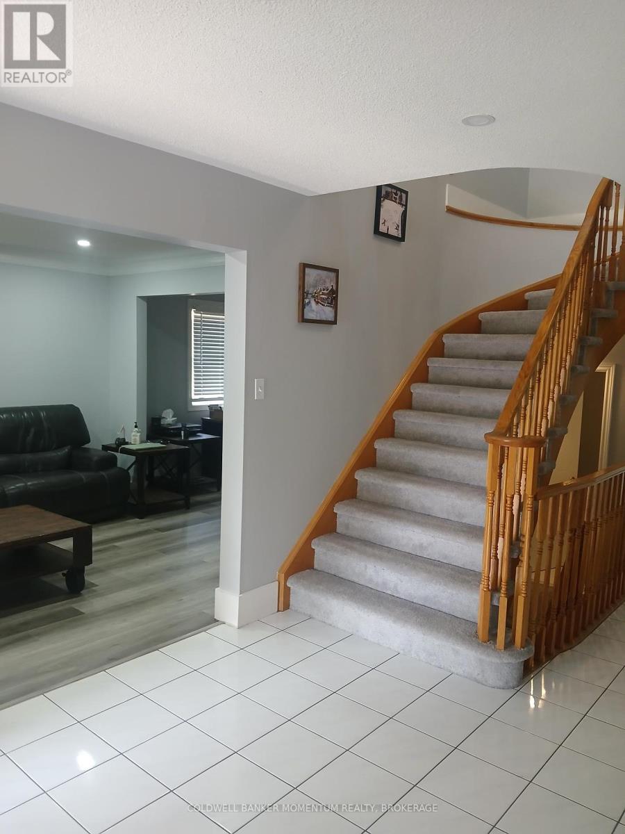 27 Mcintyre Avenue, St. Catharines, Ontario  L2S 3W9 - Photo 2 - X12194089