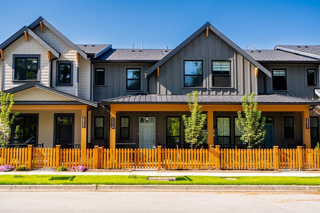20545 74B AVENUE, Langley, British Columbia