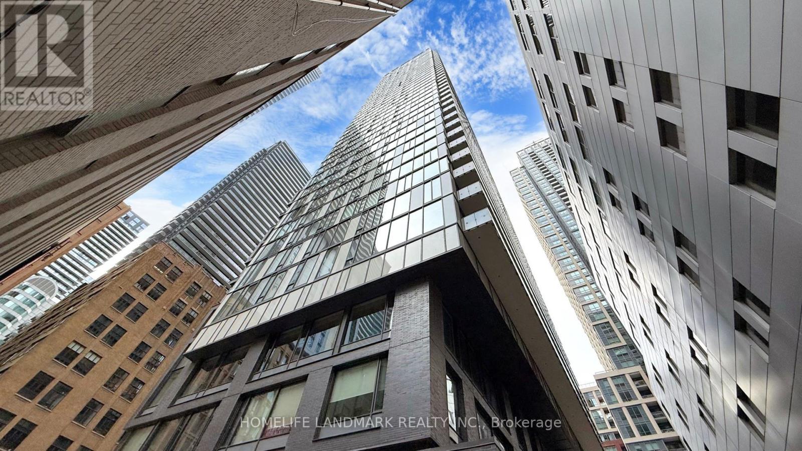 2003 - 101 PETER STREET W, Toronto, Ontario