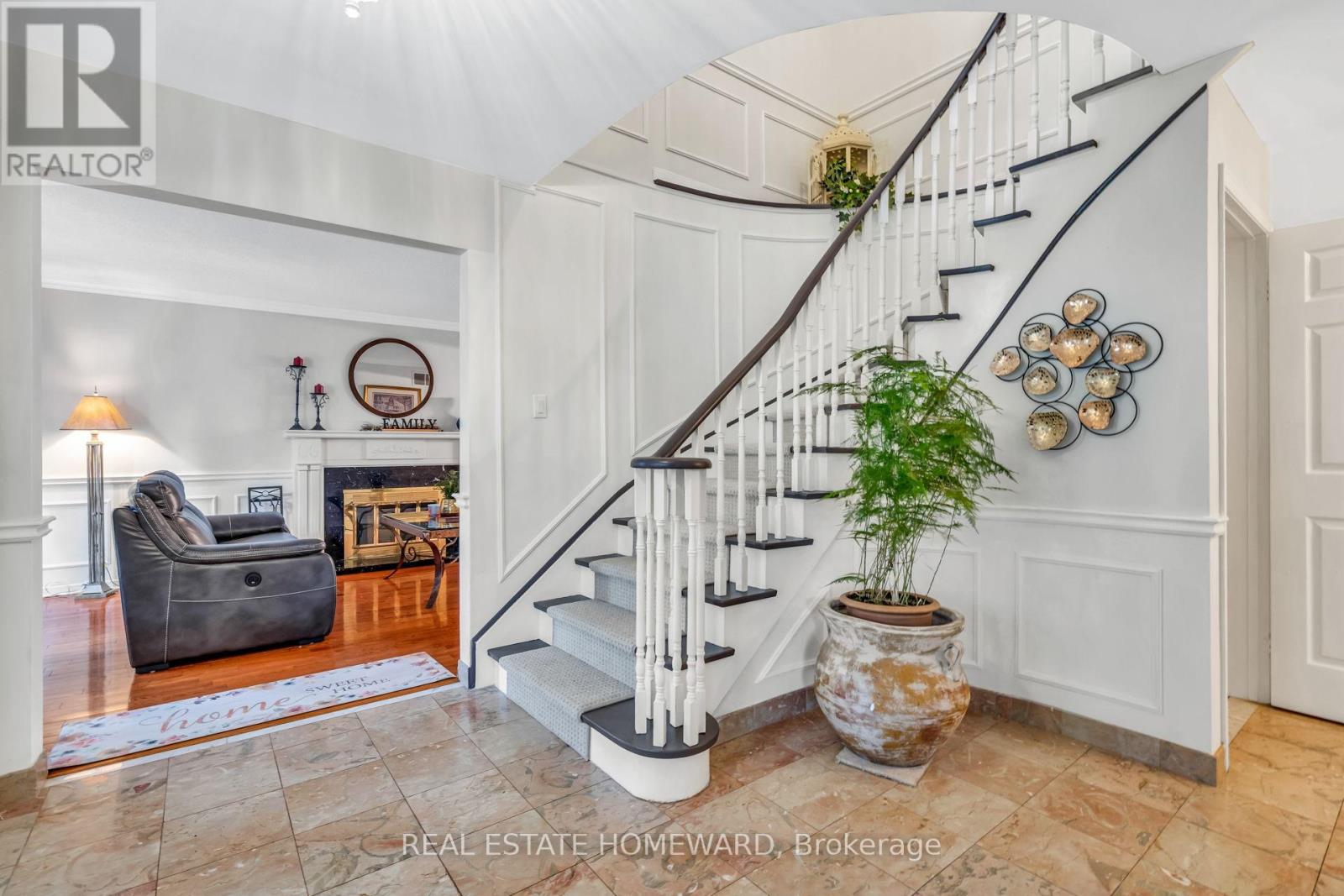 2032 Shannon Drive, Mississauga (Sheridan), Ontario  L5H 3W3 - Photo 15 - W12193910