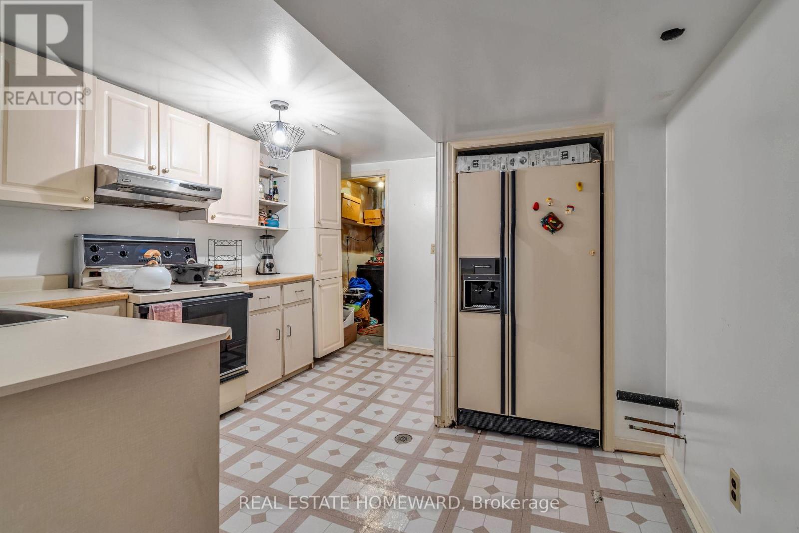 2032 Shannon Drive, Mississauga (Sheridan), Ontario  L5H 3W3 - Photo 31 - W12193910