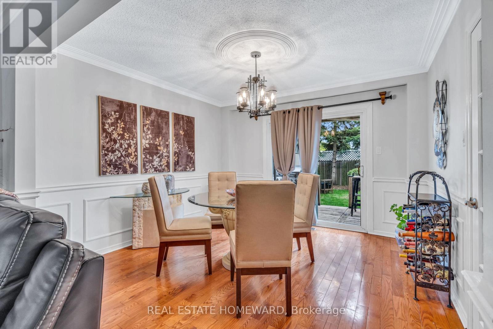 2032 Shannon Drive, Mississauga (Sheridan), Ontario  L5H 3W3 - Photo 7 - W12193910