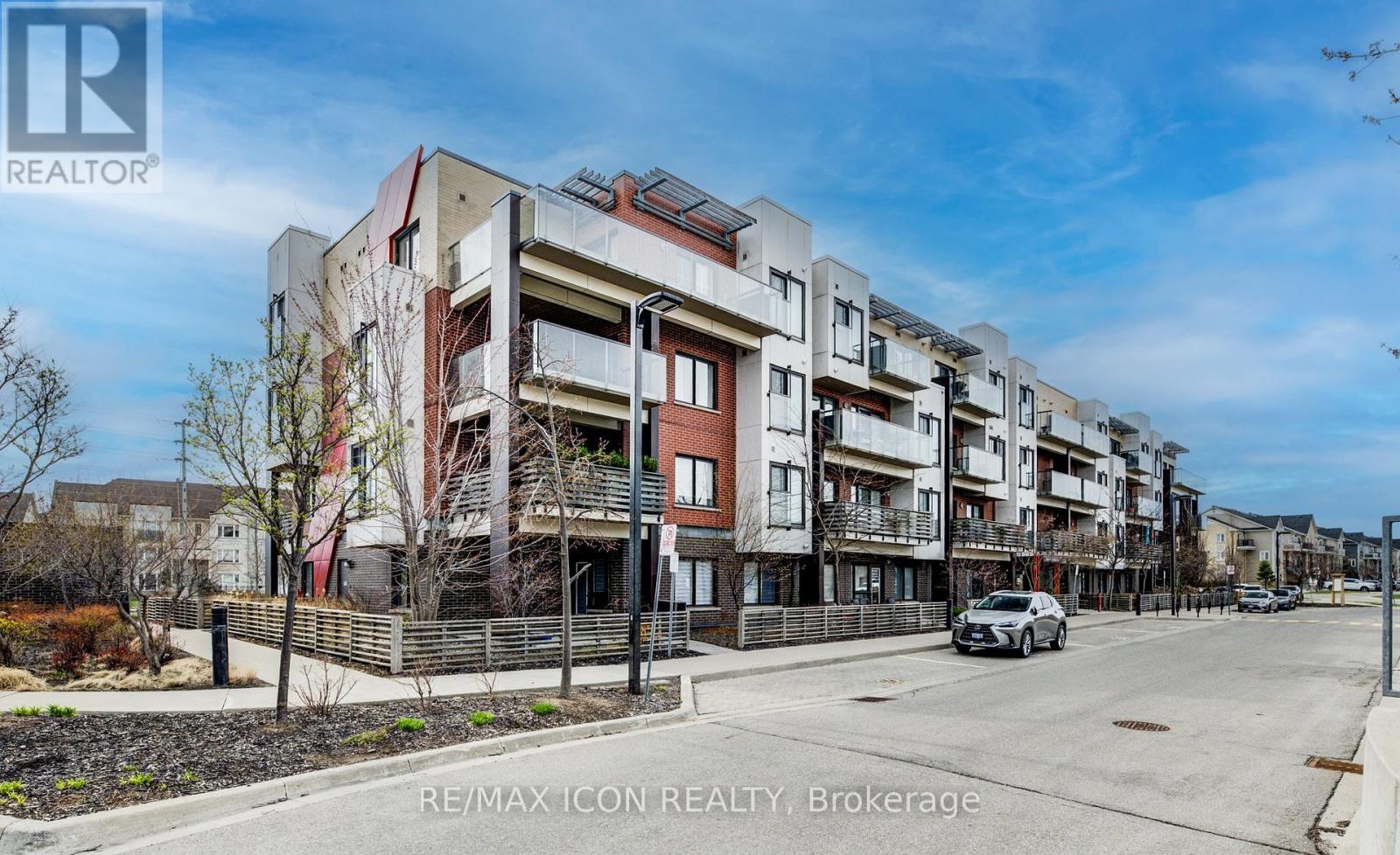 201 - 5005 Harvard Road, Mississauga, Ontario  L5M 0W5 - Photo 1 - W12194078