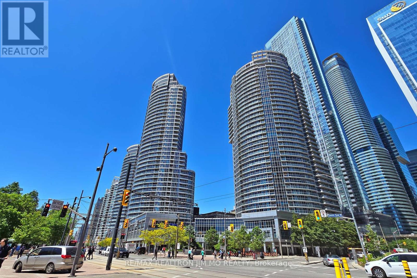 3508 - 208 Queens Quay W, Toronto, Ontario  M5J 2Y5 - Photo 1 - C12194091