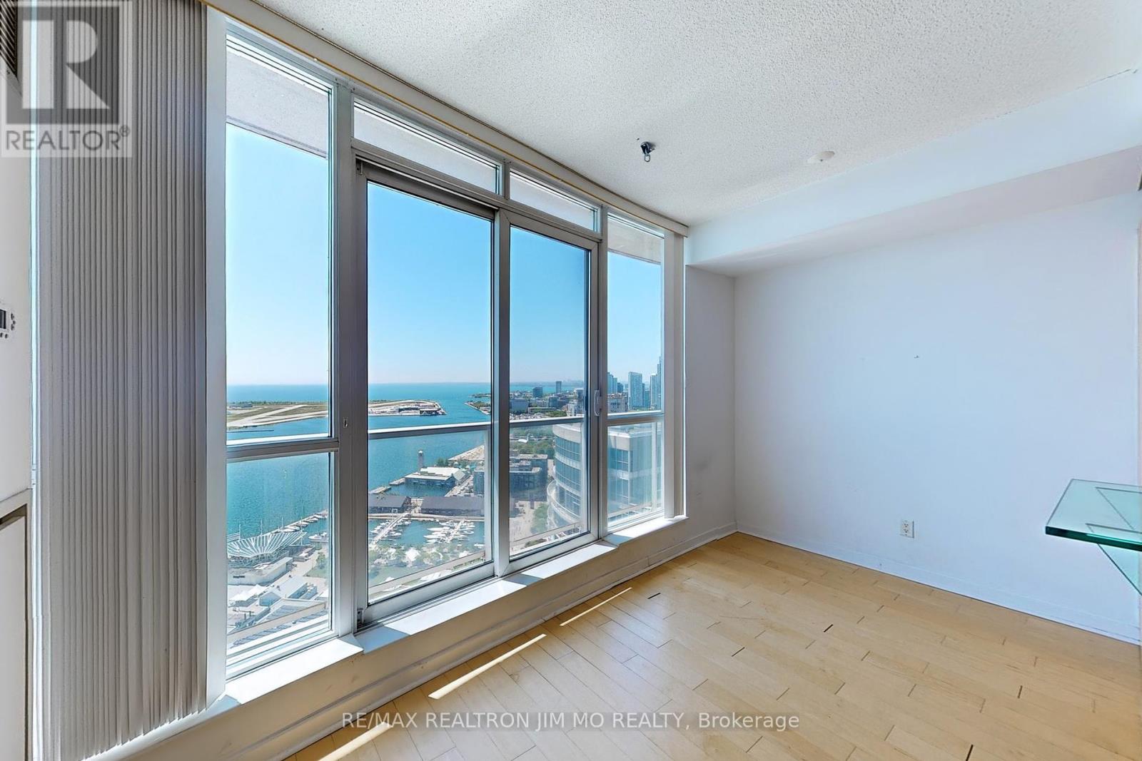 3508 - 208 Queens Quay W, Toronto, Ontario  M5J 2Y5 - Photo 3 - C12194091