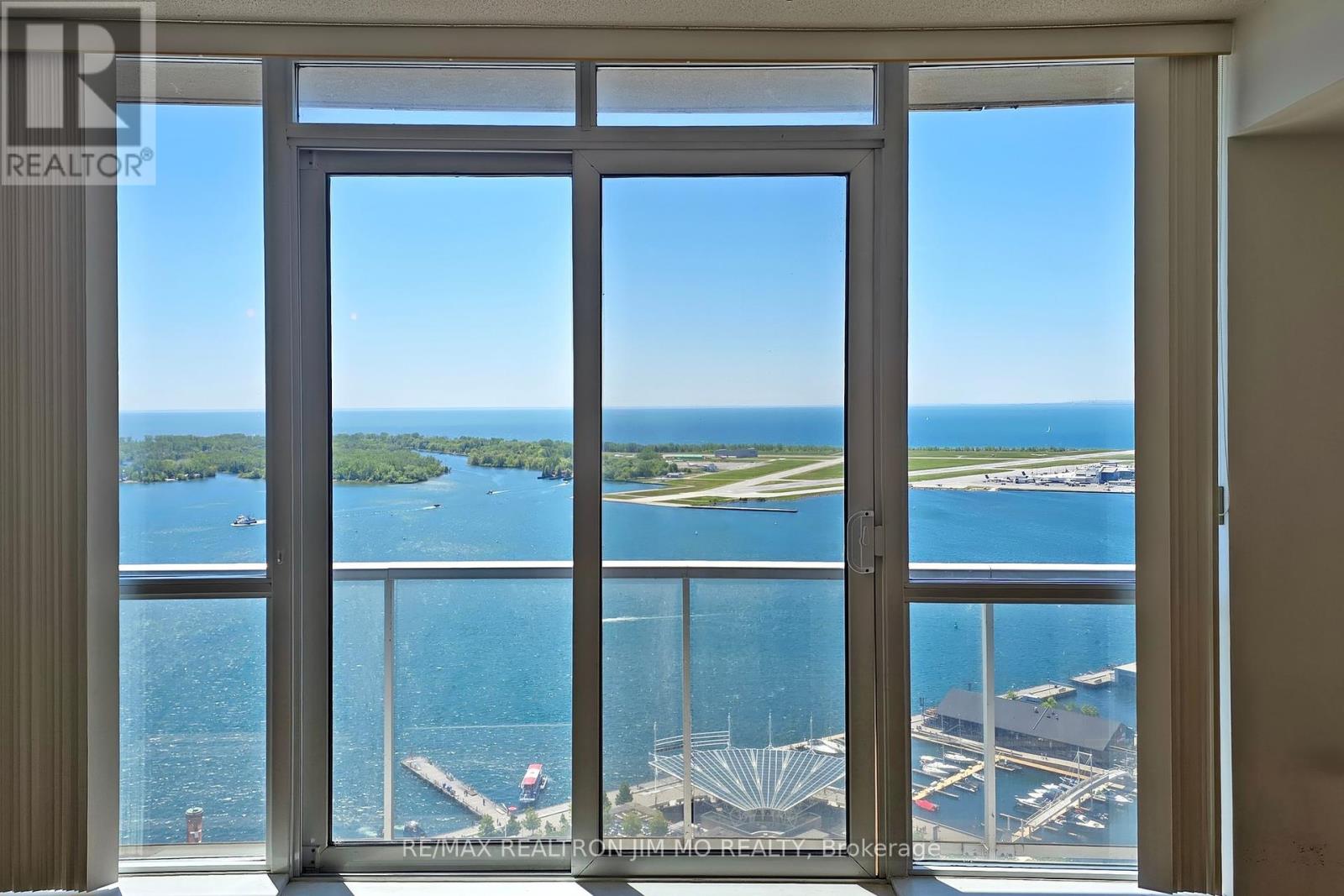 3508 - 208 Queens Quay W, Toronto, Ontario  M5J 2Y5 - Photo 6 - C12194091