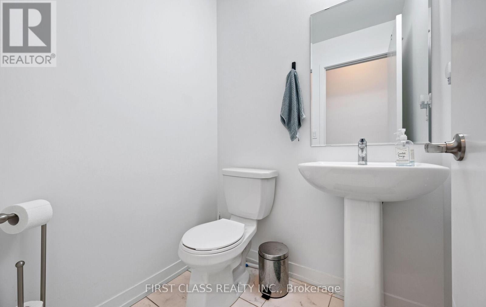 107 Knott End Crescent, Newmarket, Ontario  L3Y 0E4 - Photo 10 - N12194097