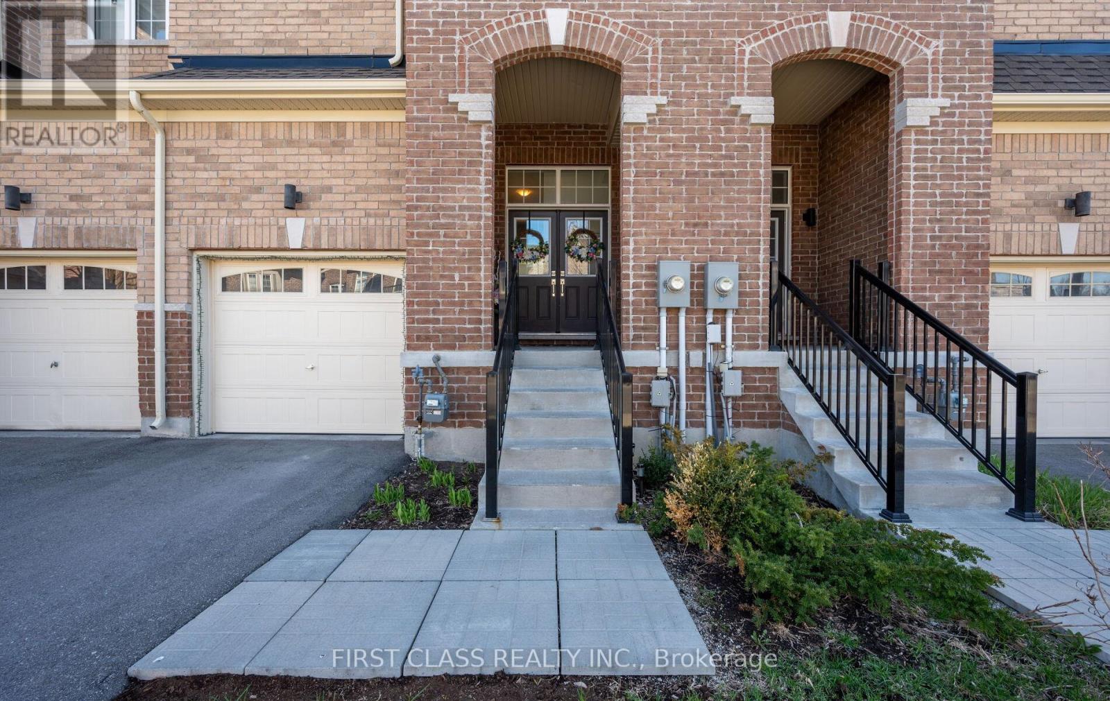 107 Knott End Crescent, Newmarket, Ontario  L3Y 0E4 - Photo 4 - N12194097