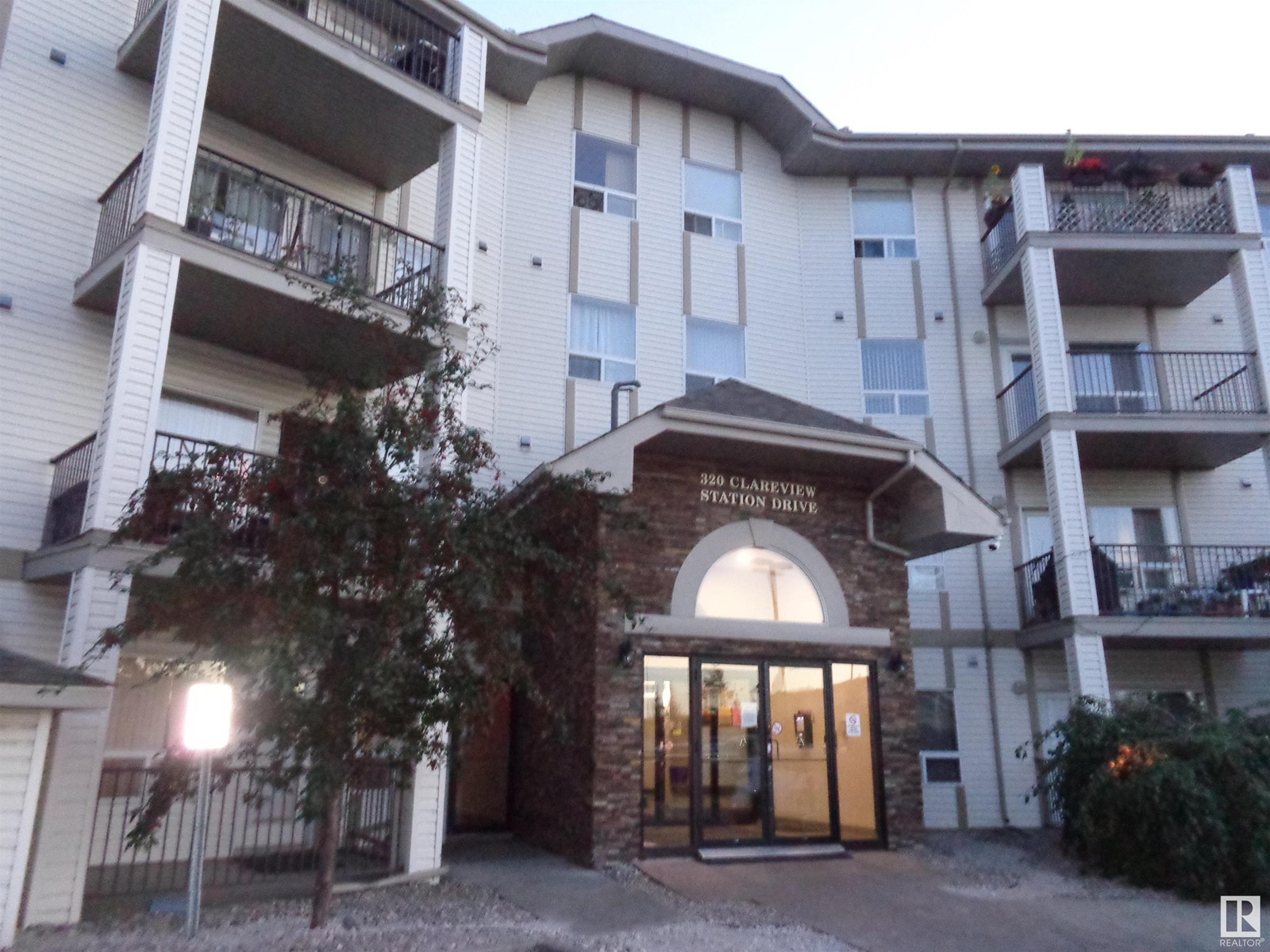 #2118 320 Clareview Station Dr Nw, Edmonton, Alberta  T5Y 0E5 - Photo 1 - E4440187