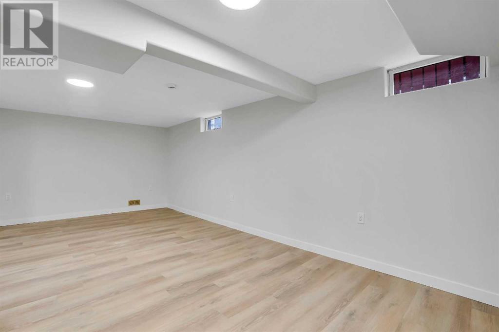 479 Berkley Crescent Nw, Calgary, Alberta  T3K 1A9 - Photo 29 - A2214697