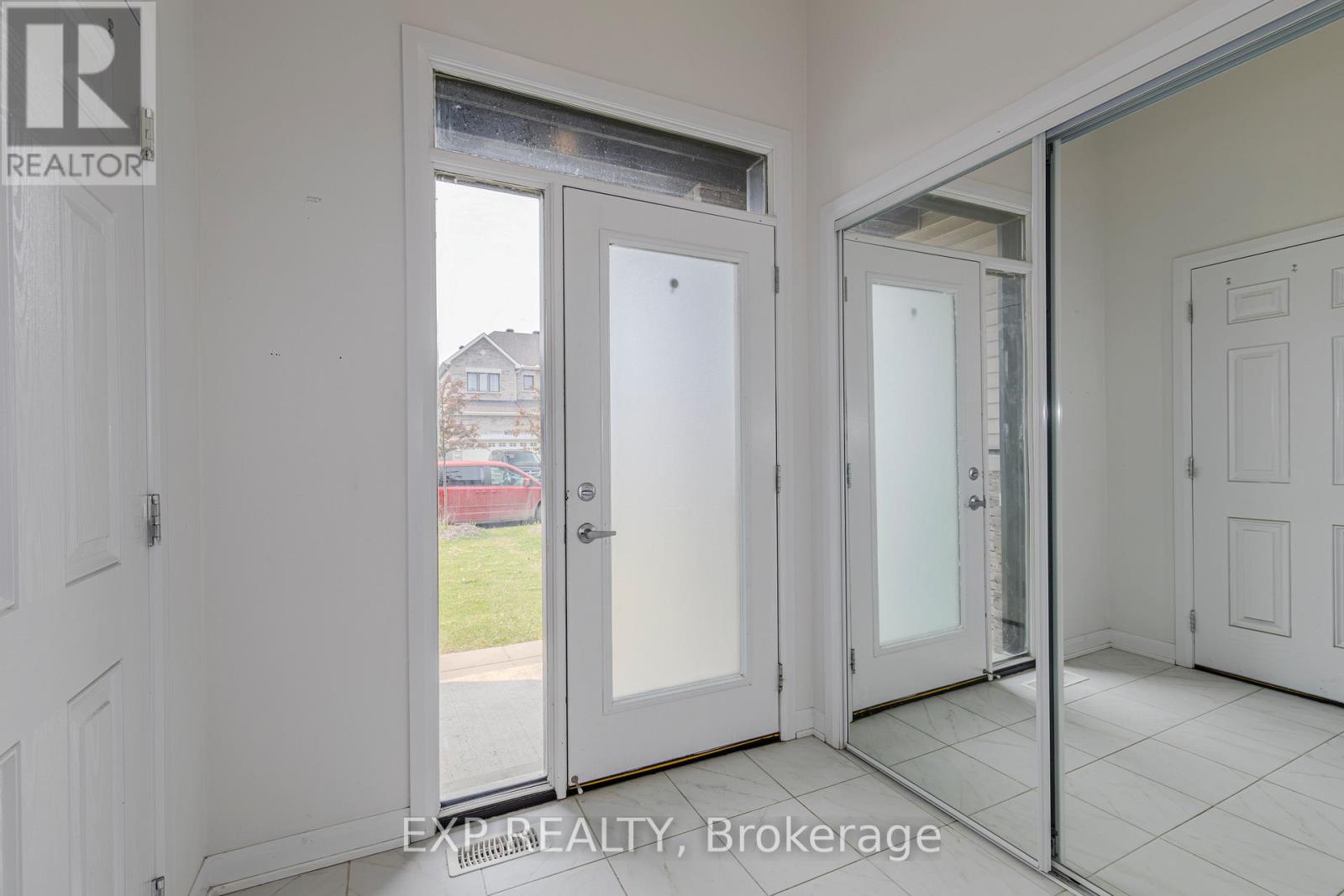 727 Cashmere Terrace, Ottawa, Ontario  K2J 6Z6 - Photo 2 - X12194110
