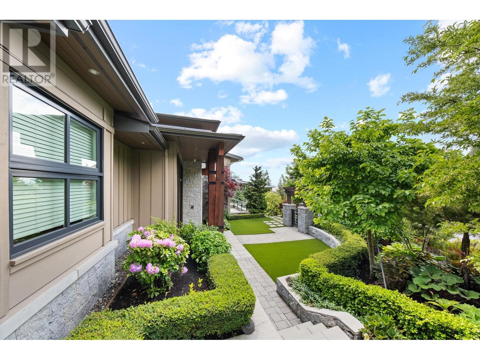 2972 Burfield Place, West Vancouver, British Columbia  V7S 0A9 - Photo 2 - R2990917