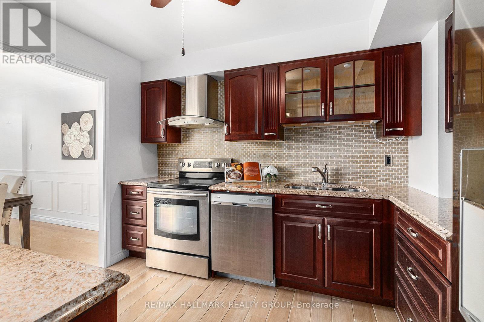 1407 - 2759 Carousel Crescent, Ottawa, Ontario  K1T 2N5 - Photo 13 - X12194153