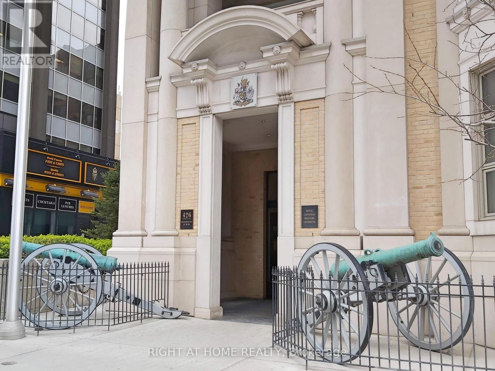 1605 - 426 UNIVERSITY AVENUE, Toronto, Ontario