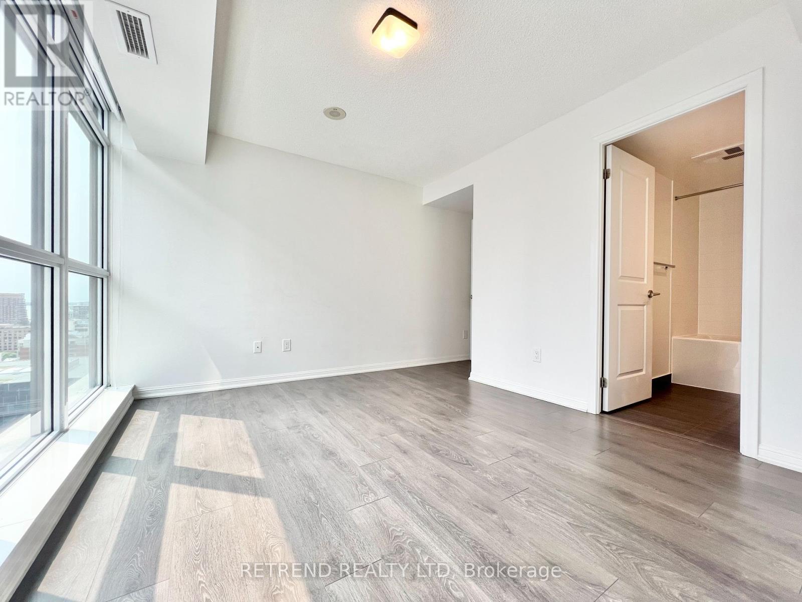 2204 - 400 Adelaide Street E, Toronto, Ontario  M5A 4S3 - Photo 13 - C12194137