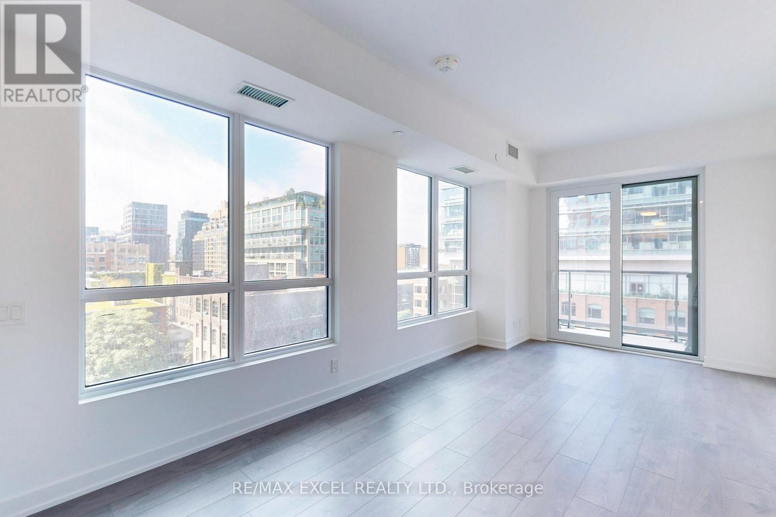 702 - 108 Peter Street, Toronto, Ontario  M5V 0W2 - Photo 8 - C12194145
