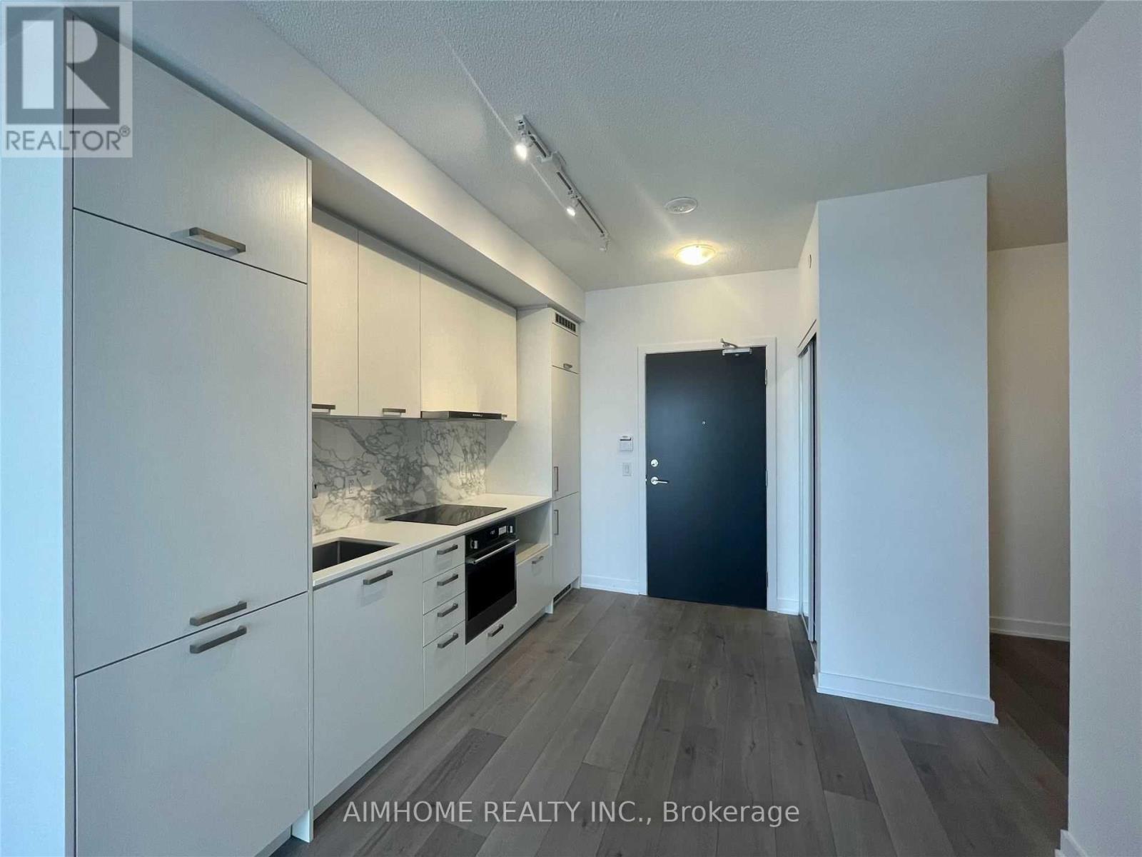 1605 - 38 Honeycrisp Crescent, Vaughan, Ontario  L4K 0M8 - Photo 2 - N12194138