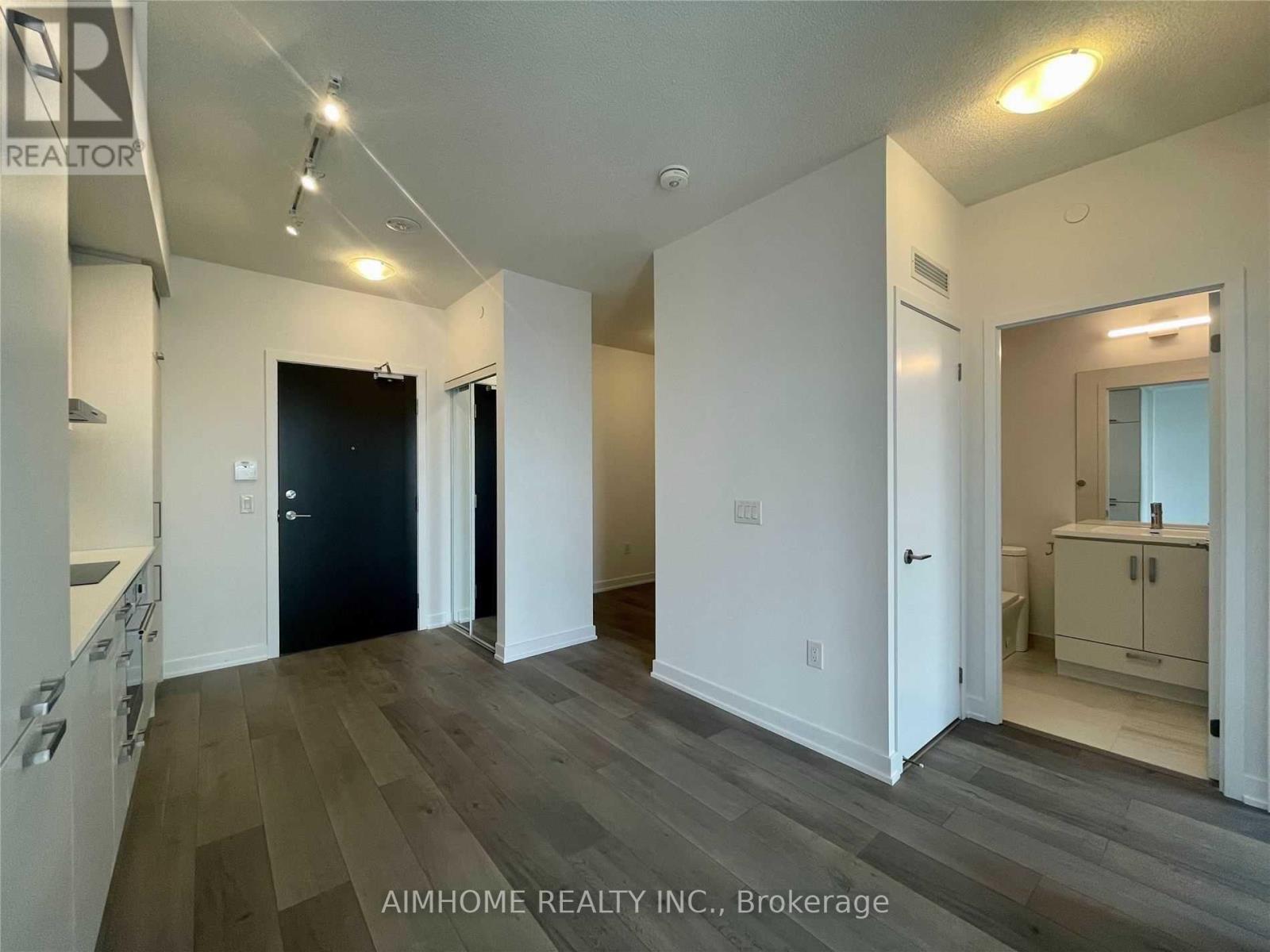 1605 - 38 Honeycrisp Crescent, Vaughan, Ontario  L4K 0M8 - Photo 6 - N12194138