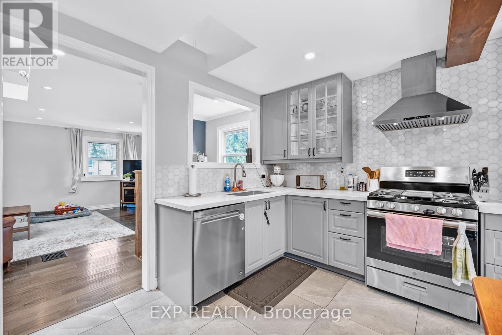 93 Lundy's Lane, Newmarket, Ontario  L3Y 3R9 - Photo 11 - N12194152