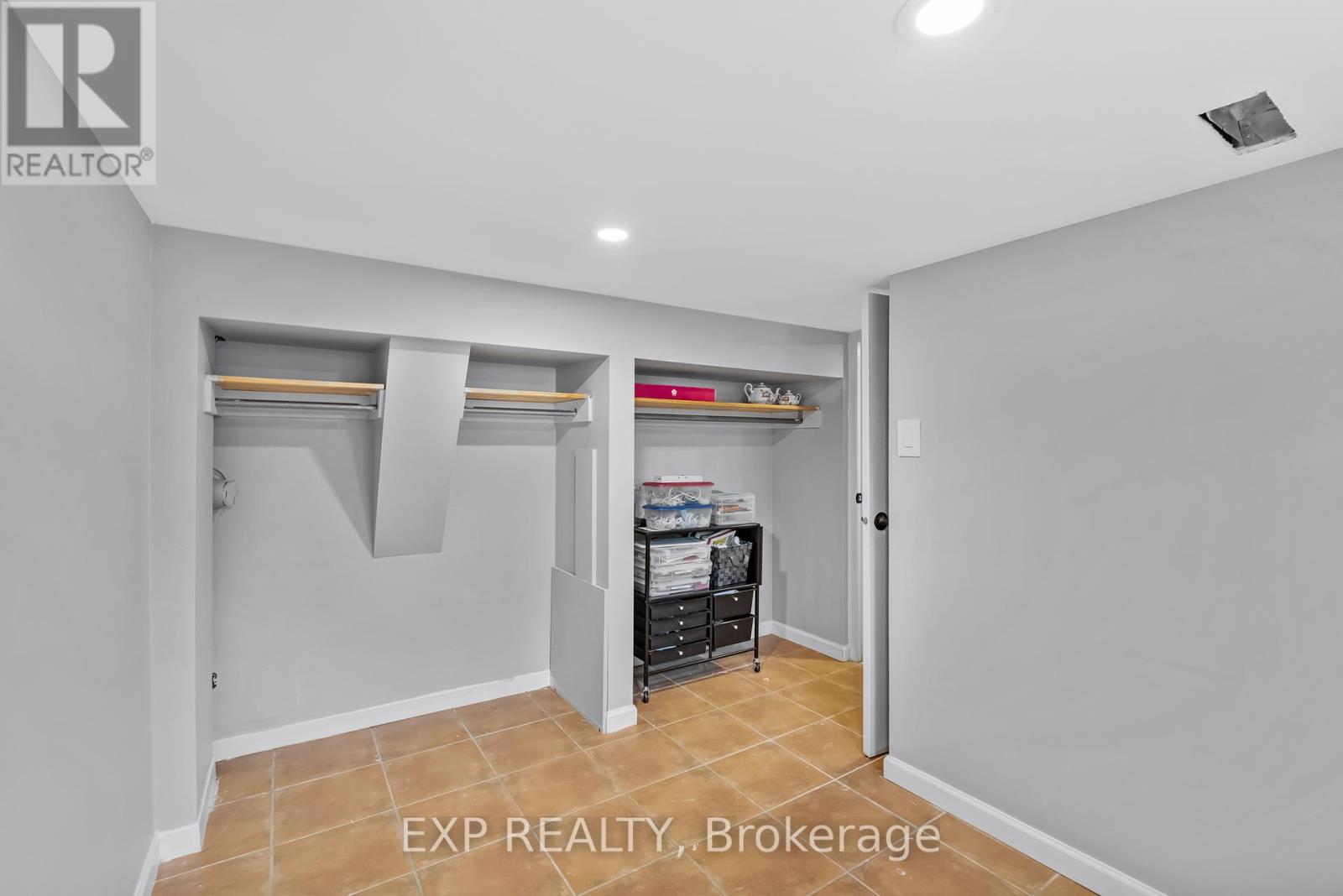 93 Lundy's Lane, Newmarket (Huron Heights-Leslie Valley), Ontario  L3Y 3R9 - Photo 23 - N12194152