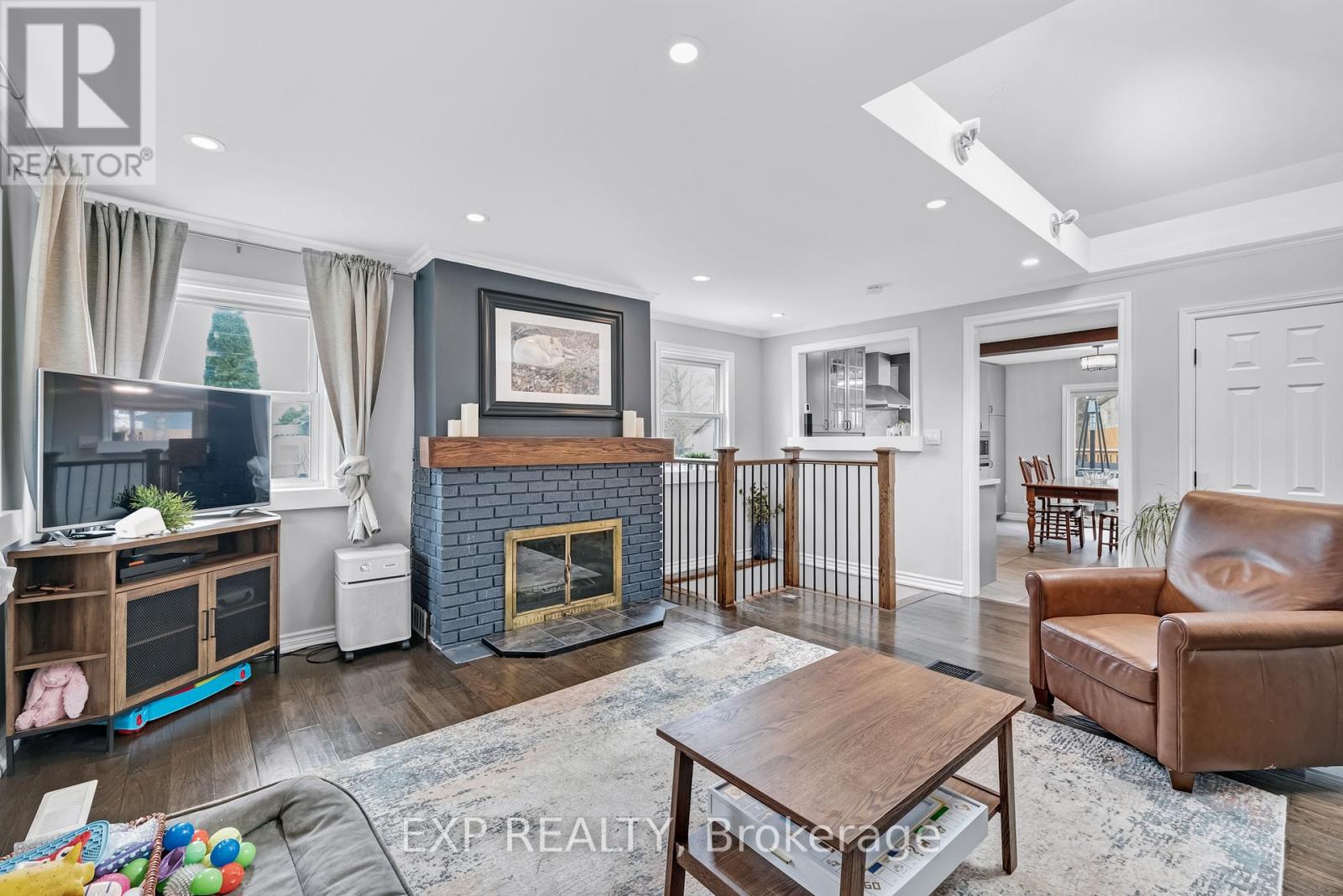 93 Lundy's Lane, Newmarket (Huron Heights-Leslie Valley), Ontario  L3Y 3R9 - Photo 8 - N12194152