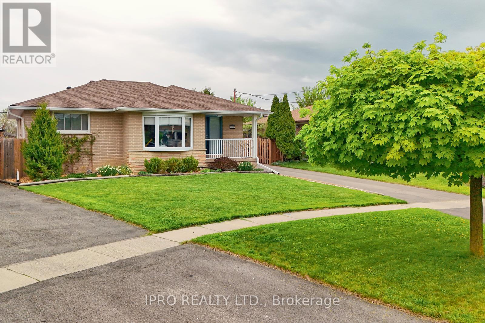 44 Moultrey Crescent, Halton Hills, Ontario  L7G 4N5 - Photo 1 - W12194147