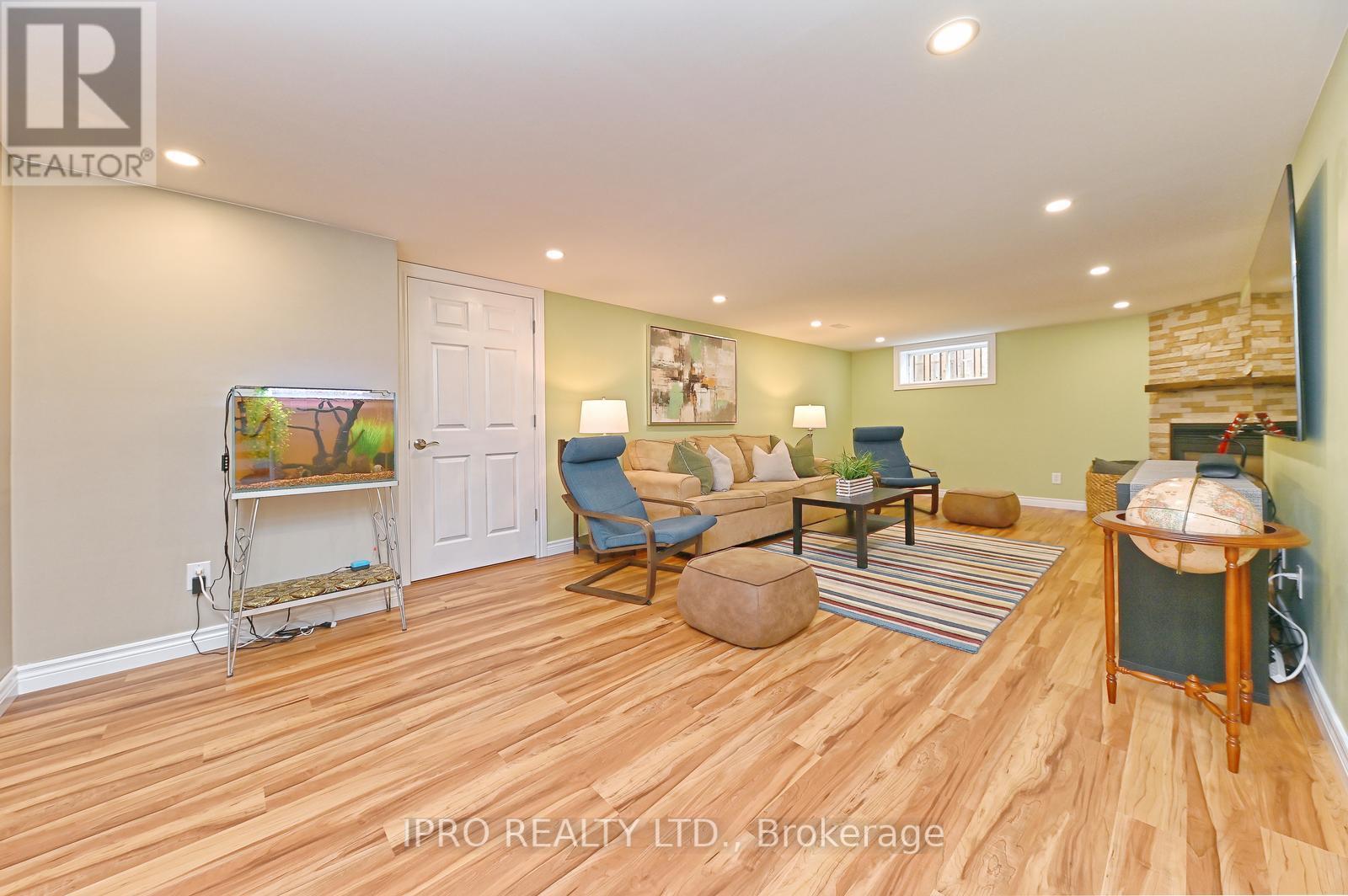 44 Moultrey Crescent, Halton Hills, Ontario  L7G 4N5 - Photo 15 - W12194147