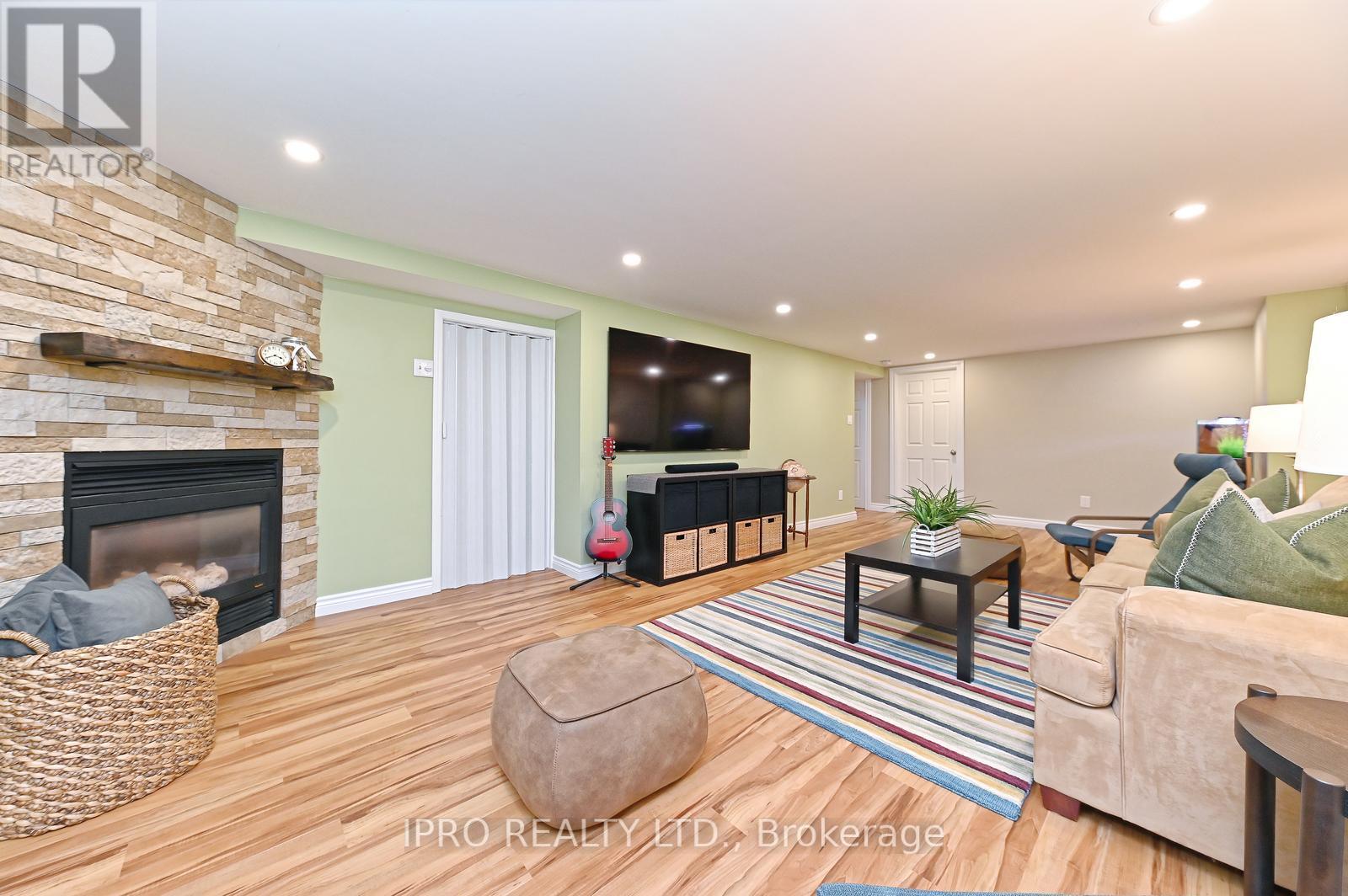44 Moultrey Crescent, Halton Hills, Ontario  L7G 4N5 - Photo 16 - W12194147