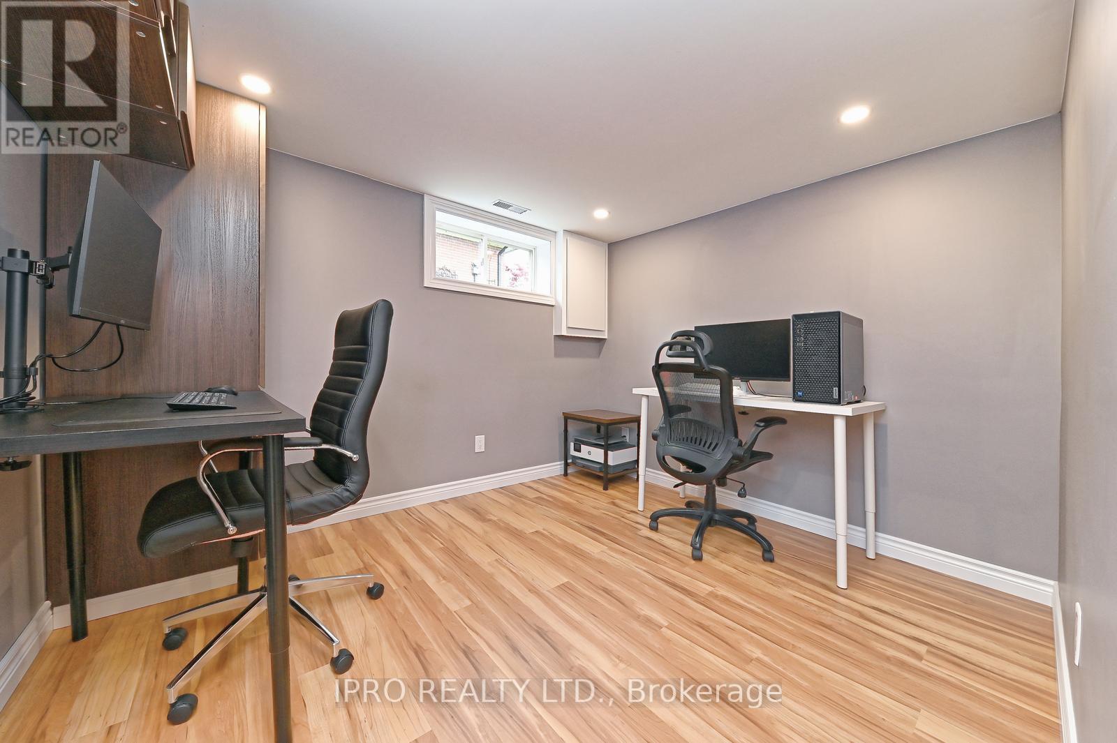 44 Moultrey Crescent, Halton Hills, Ontario  L7G 4N5 - Photo 17 - W12194147