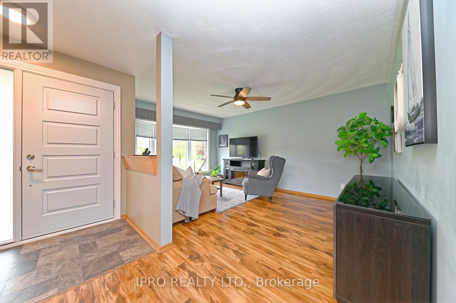 44 Moultrey Crescent, Halton Hills, Ontario  L7G 4N5 - Photo 7 - W12194147