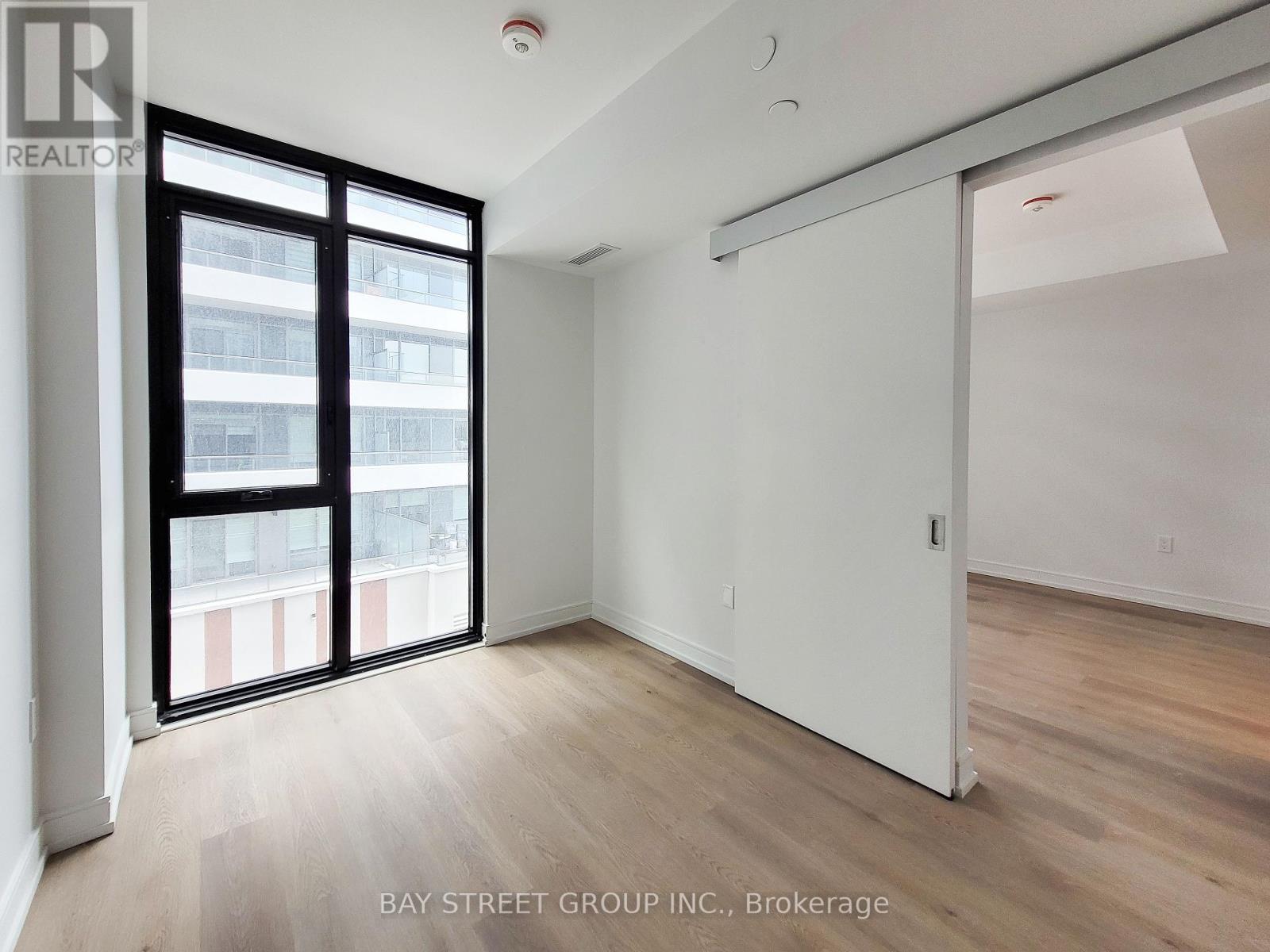525 - 1 Jarvis Street, Hamilton, Ontario  L8R 1M2 - Photo 11 - X12194157