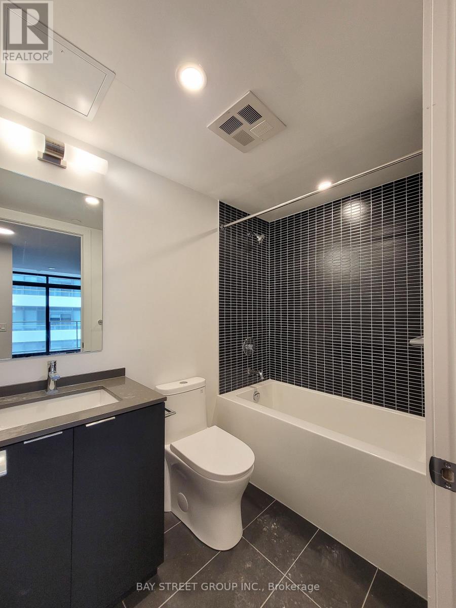 525 - 1 Jarvis Street, Hamilton, Ontario  L8R 1M2 - Photo 6 - X12194157