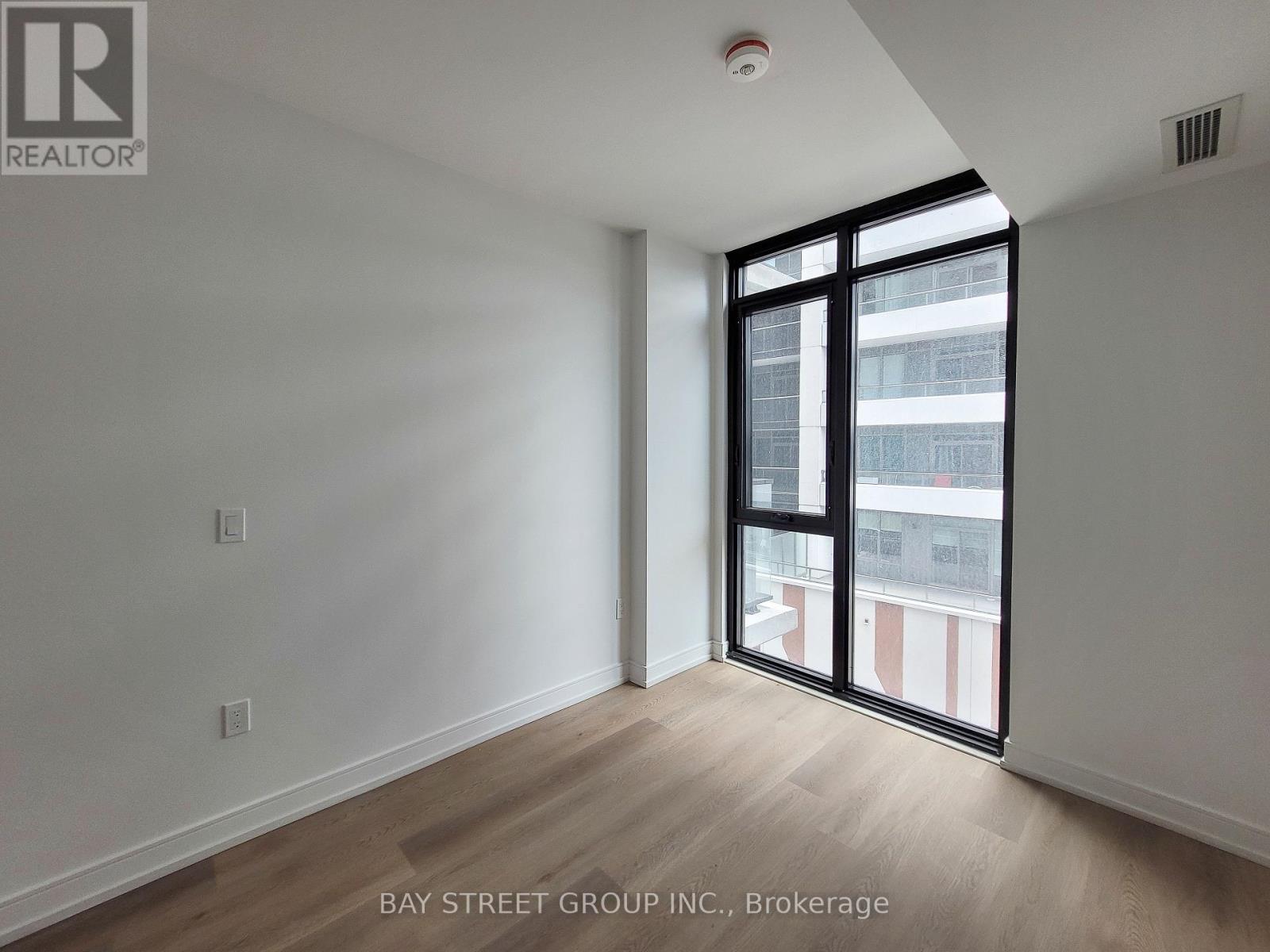 525 - 1 Jarvis Street, Hamilton, Ontario  L8R 1M2 - Photo 9 - X12194157