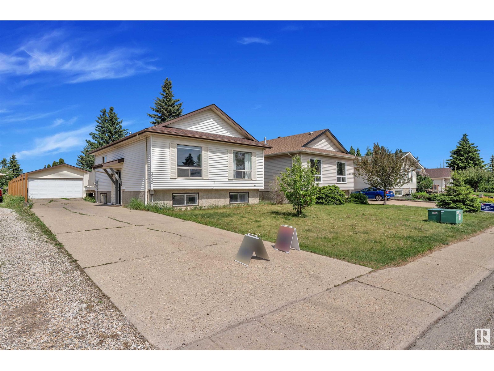 3552 12a Av Nw, Edmonton, Alberta  T6L 3L5 - Photo 2 - E4439338