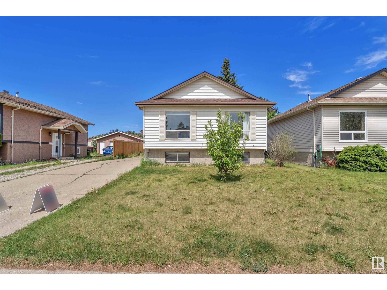 3552 12A AV NW, Edmonton, Alberta