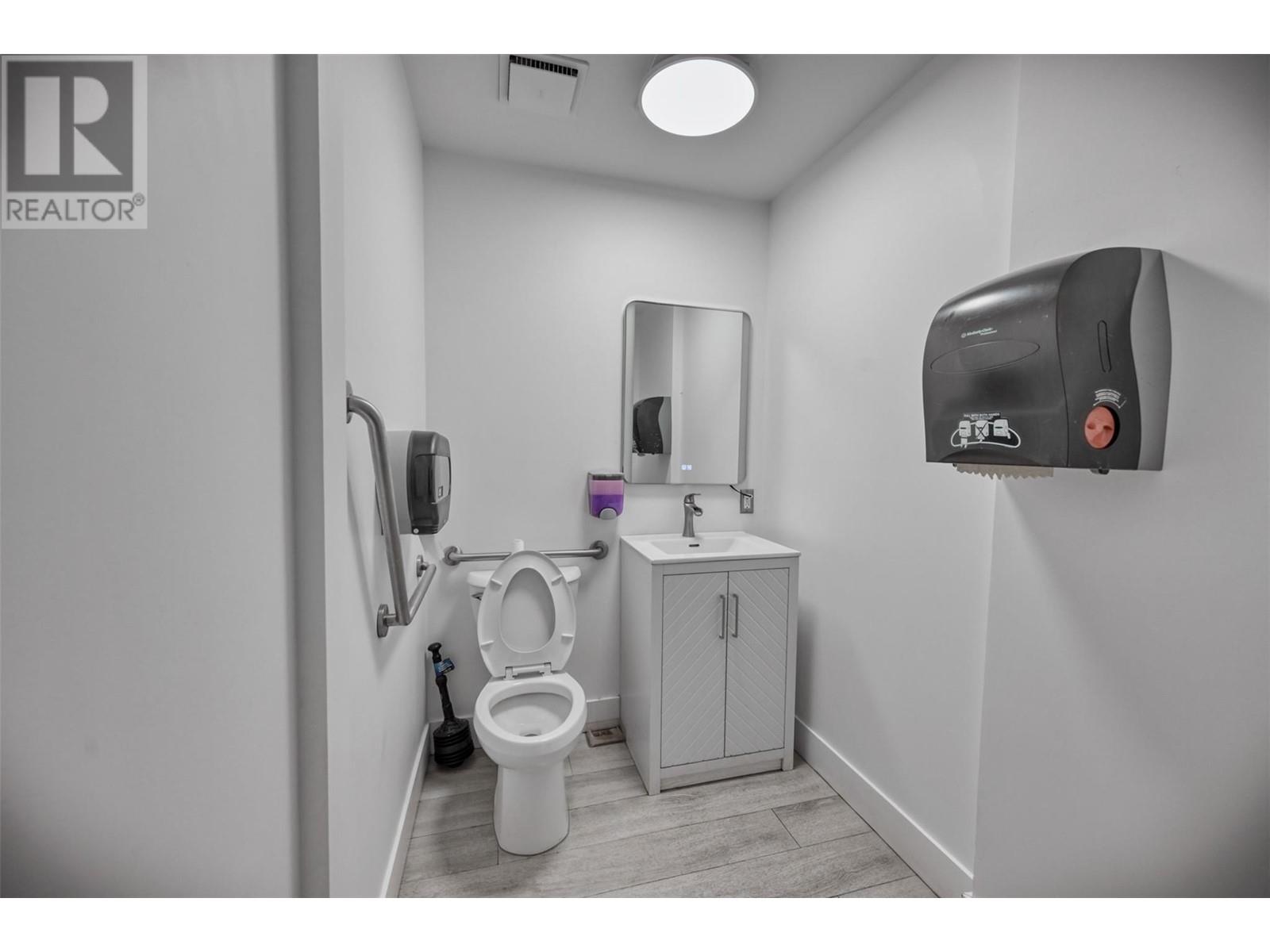 8143 Main Street, Osoyoos, British Columbia  V0H 1V0 - Photo 24 - 10347386