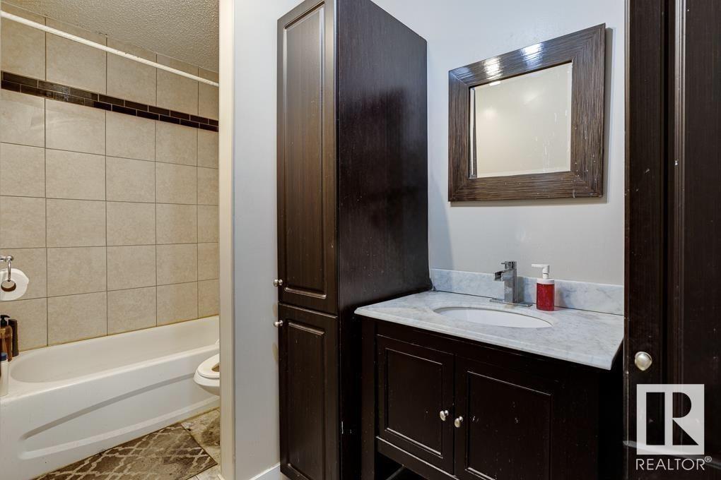 Property at 10934 76 AV NW image 5