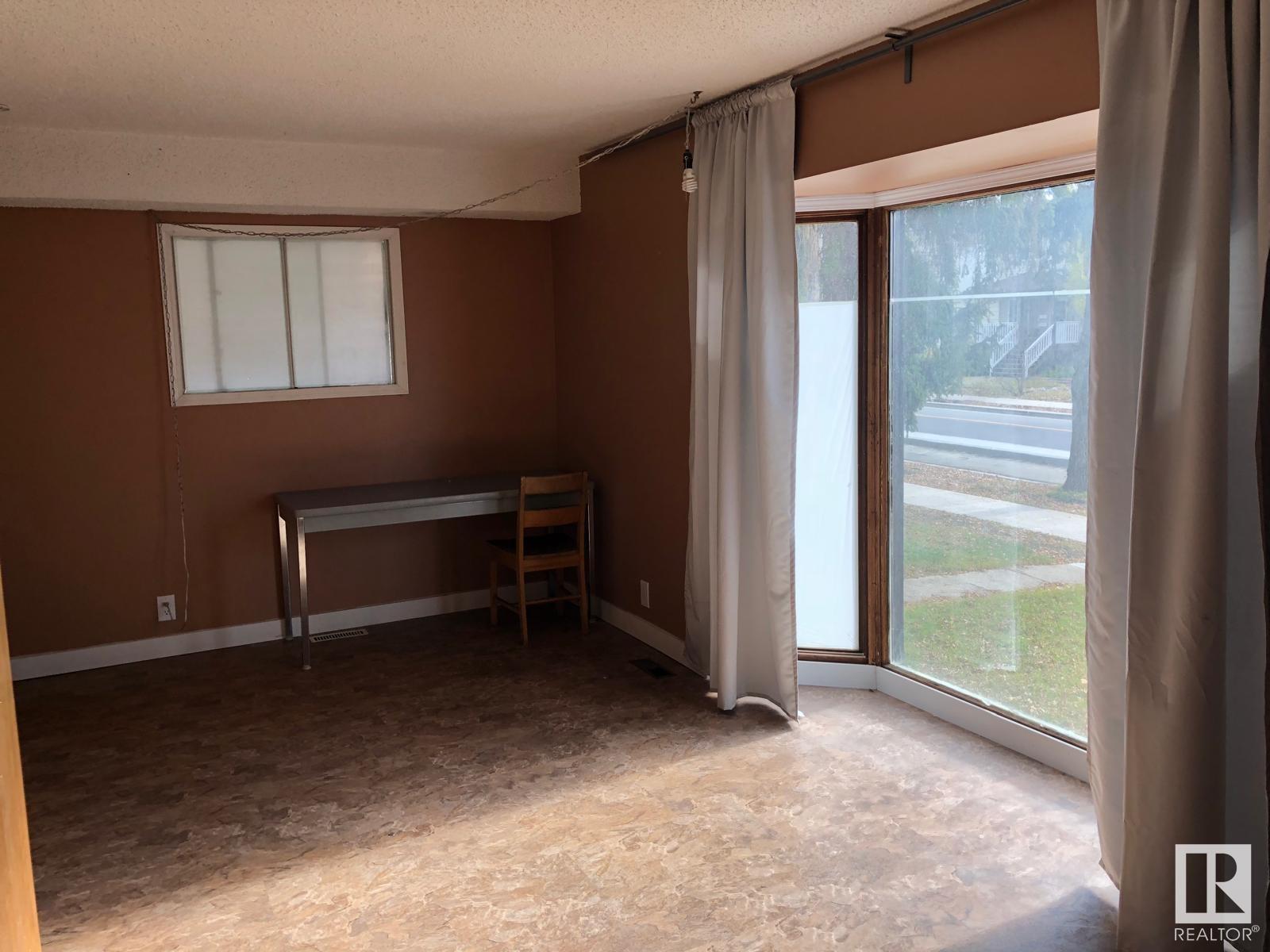Property at 10934 76 AV NW image 3
