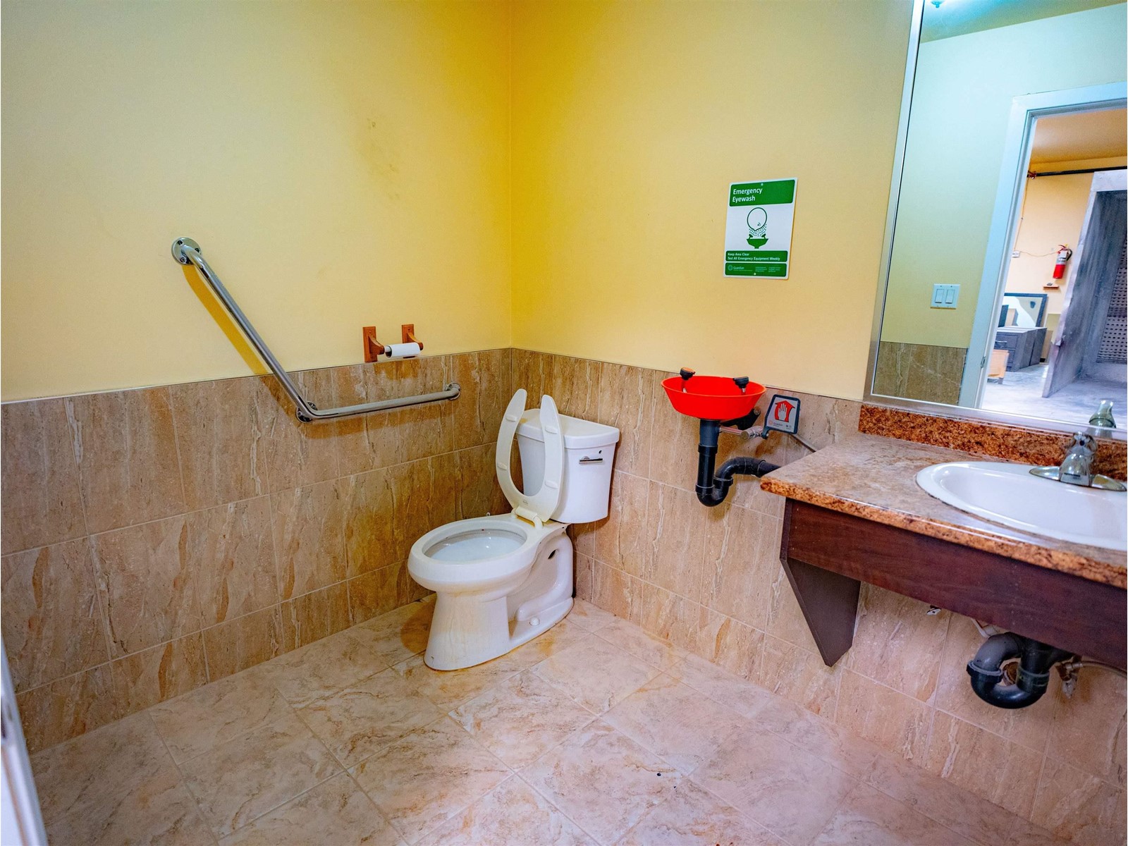 109 18669 52 Avenue, Surrey, British Columbia  V3S 8E5 - Photo 4 - C8069674