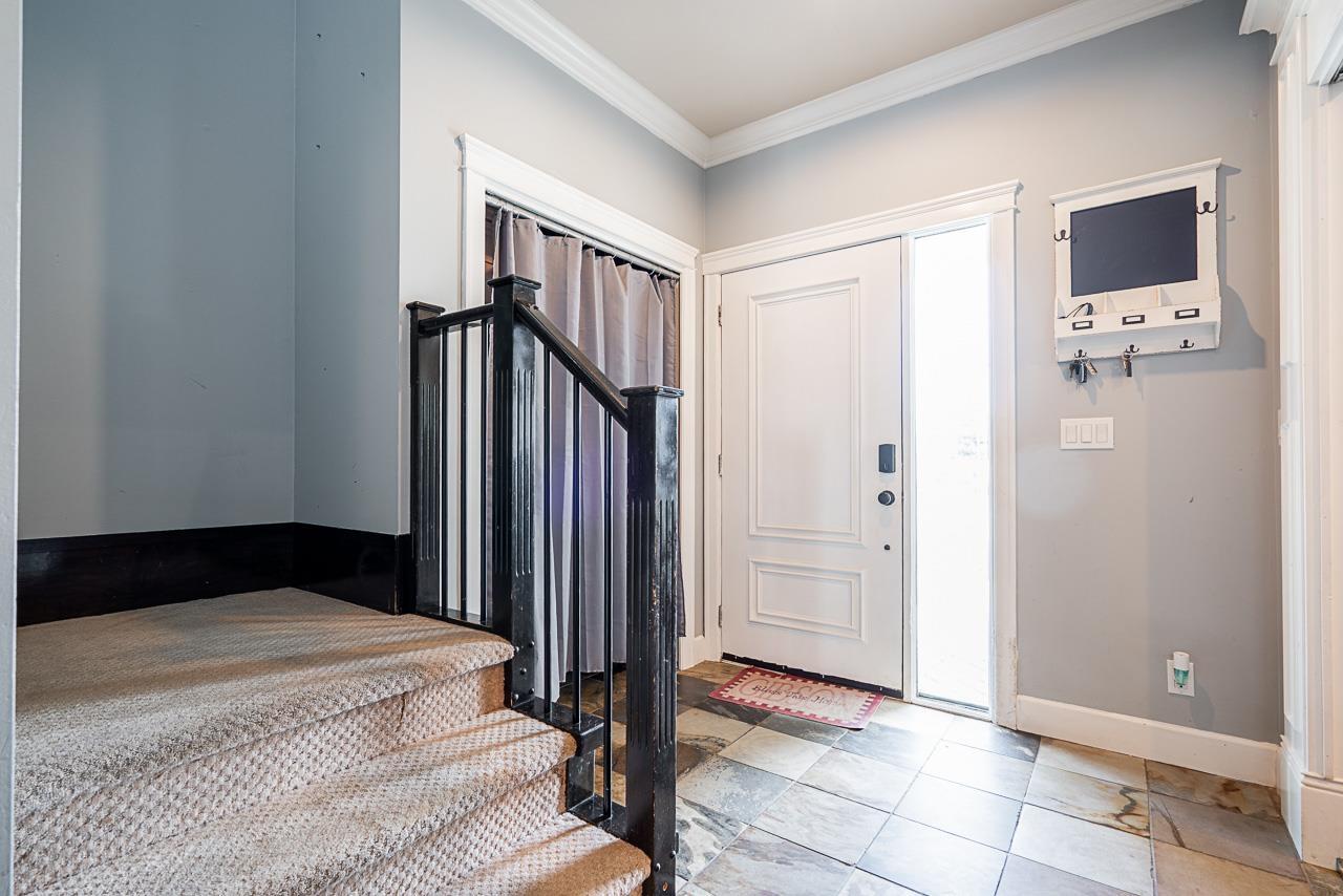 19069 72 Avenue, Surrey, British Columbia  V4N 1M9 - Photo 4 - R3011048